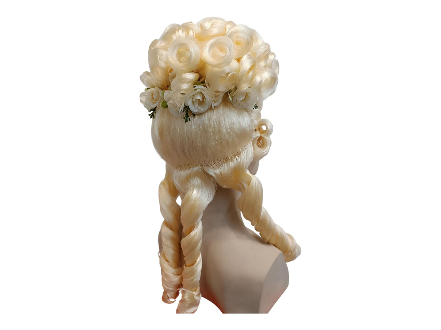 Vaalea Marie Antoinette -tyylinen korkea bouffant-peruukki | Rokokoo-peruukki eleganteilla kiharoilla, leteillä ja kukilla