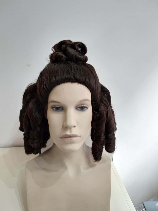 Madame Pompadour Brown Luis XV:n peruukki historiallisella kaudella